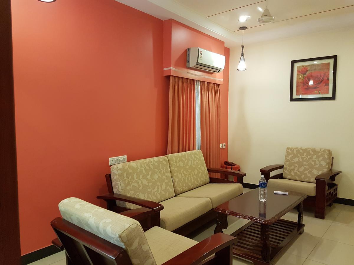 Hotel Subhalakshmi Palace Kāraikkudi Eksteriør bilde