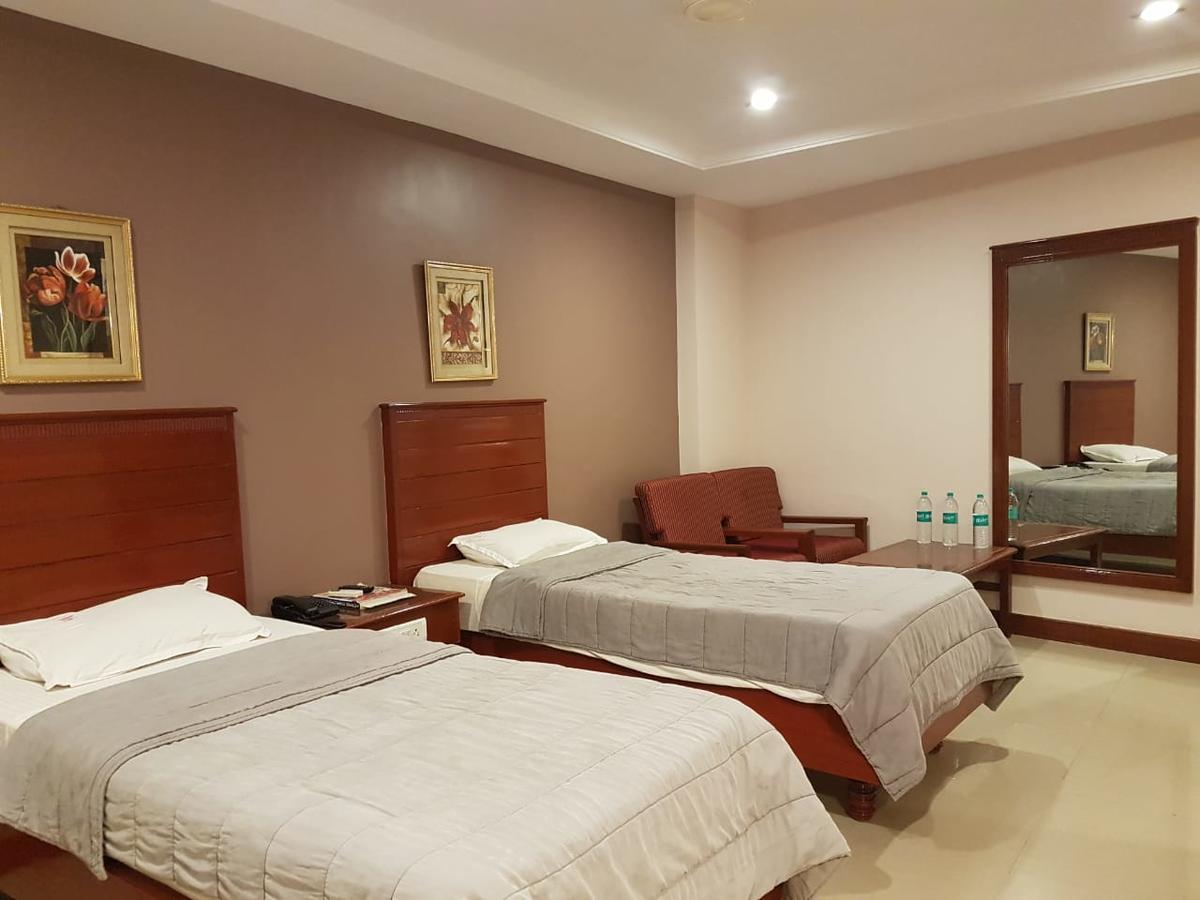 Hotel Subhalakshmi Palace Kāraikkudi Eksteriør bilde
