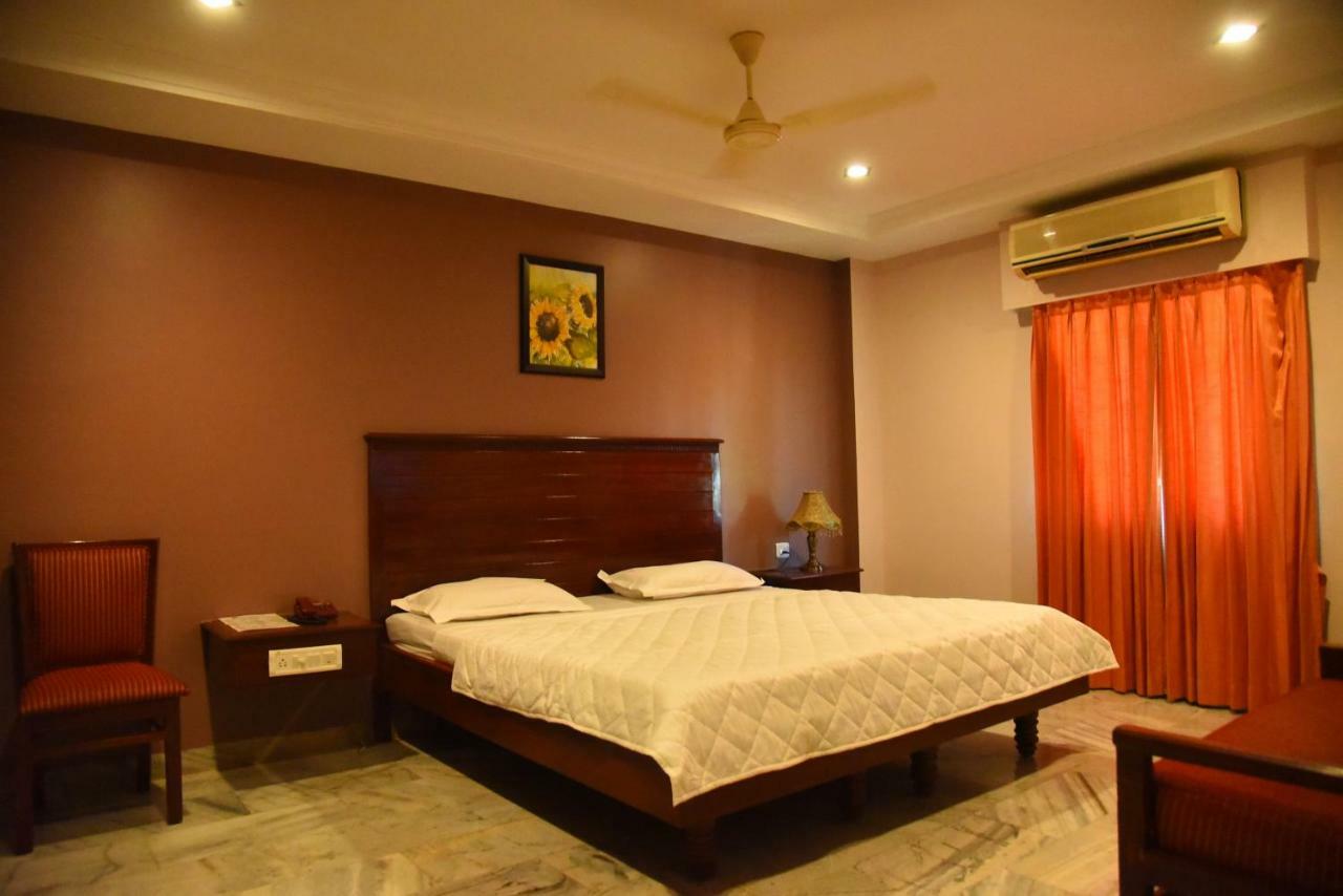 Hotel Subhalakshmi Palace Kāraikkudi Eksteriør bilde