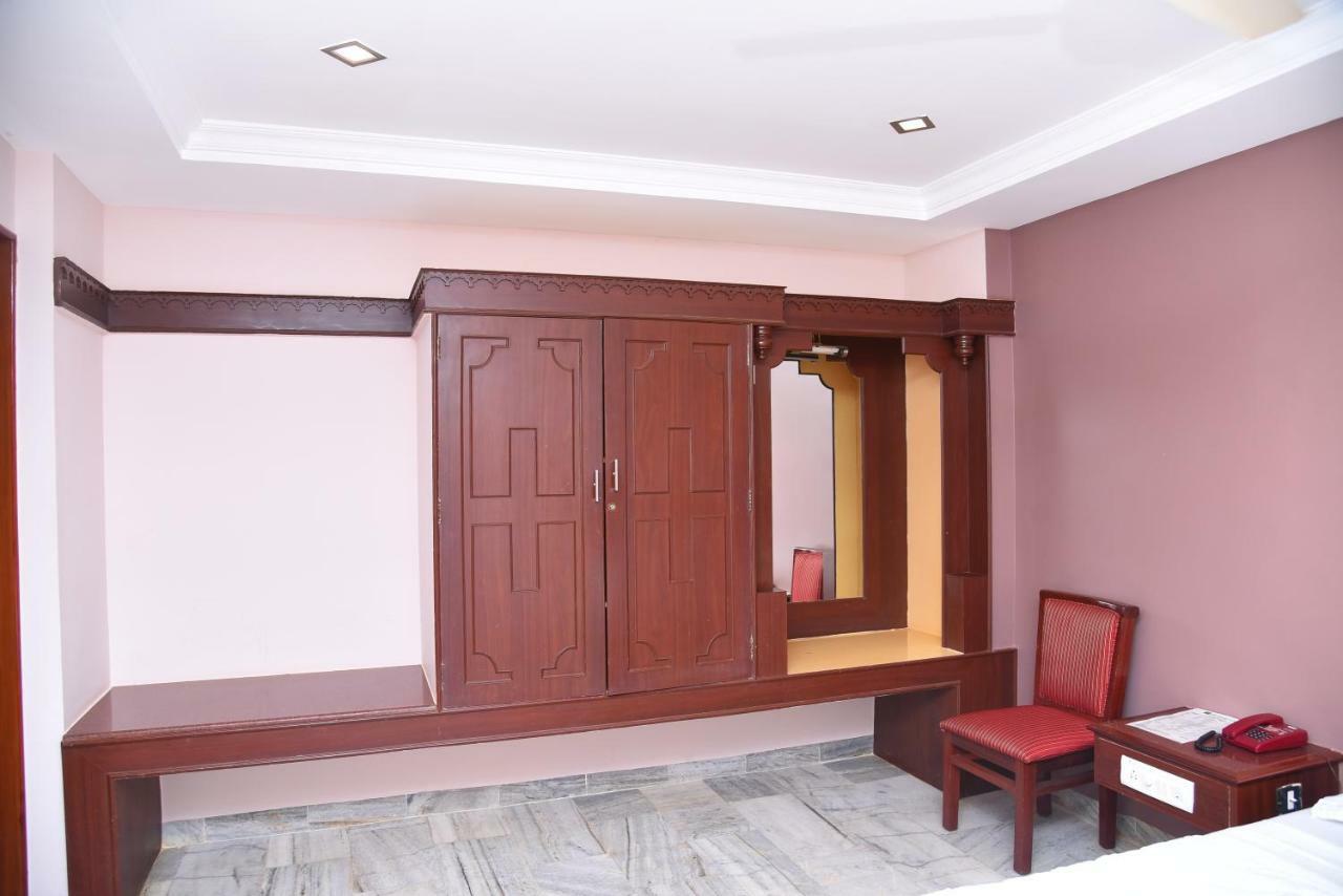 Hotel Subhalakshmi Palace Kāraikkudi Eksteriør bilde