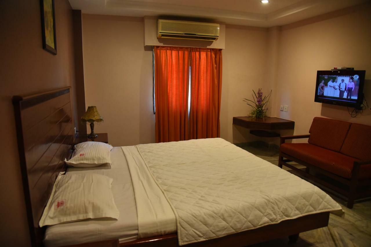 Hotel Subhalakshmi Palace Kāraikkudi Eksteriør bilde