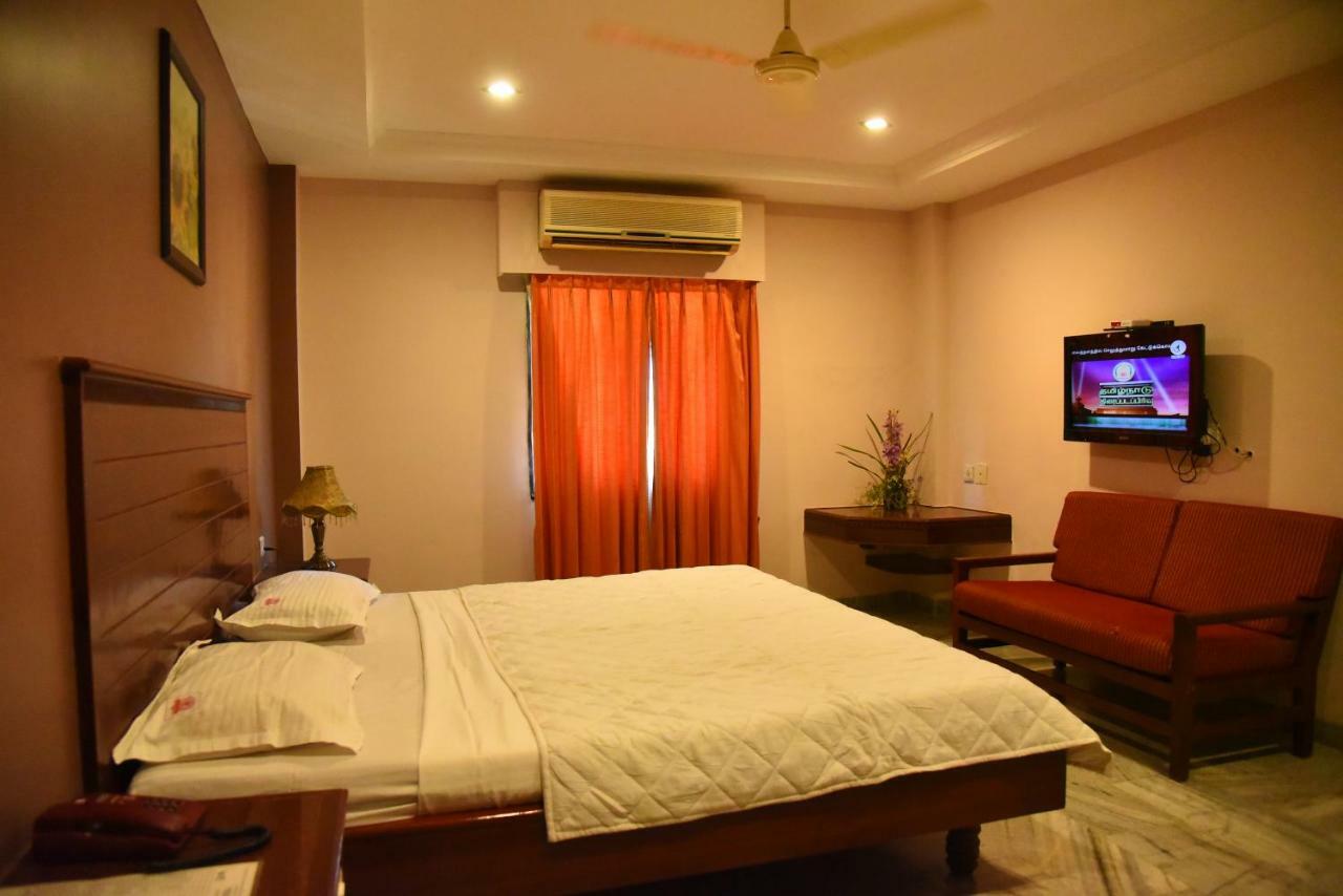 Hotel Subhalakshmi Palace Kāraikkudi Eksteriør bilde
