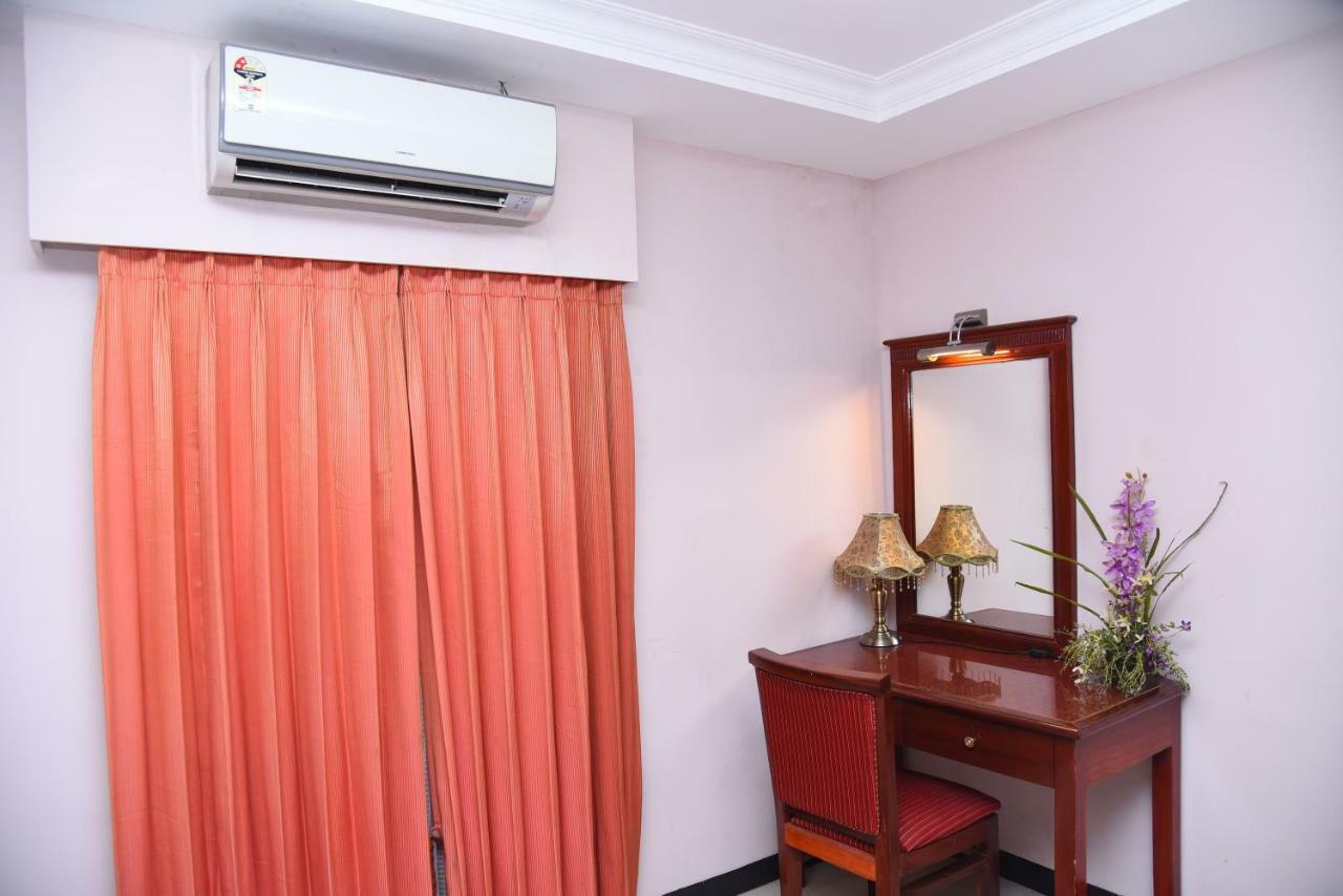 Hotel Subhalakshmi Palace Kāraikkudi Eksteriør bilde