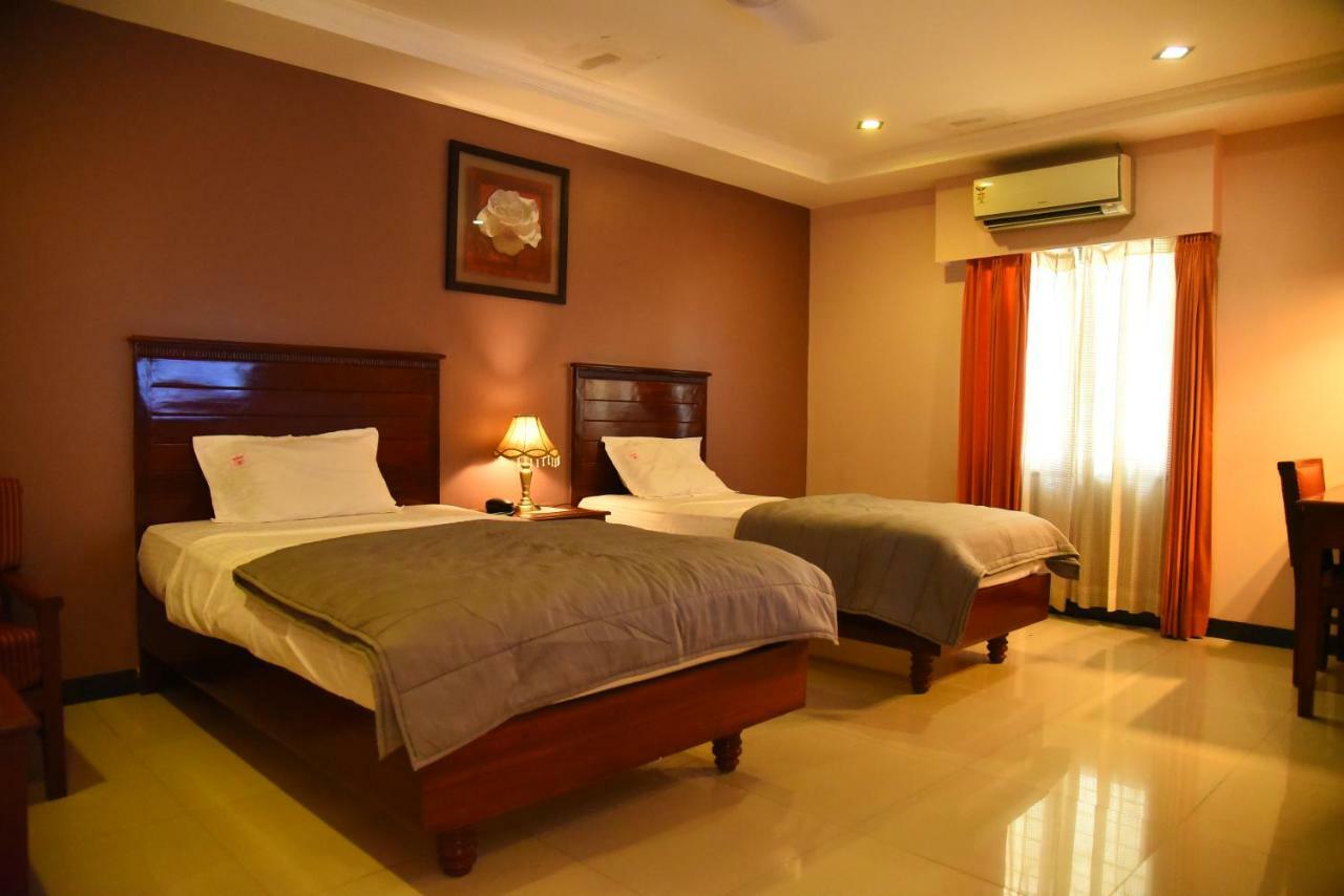 Hotel Subhalakshmi Palace Kāraikkudi Eksteriør bilde