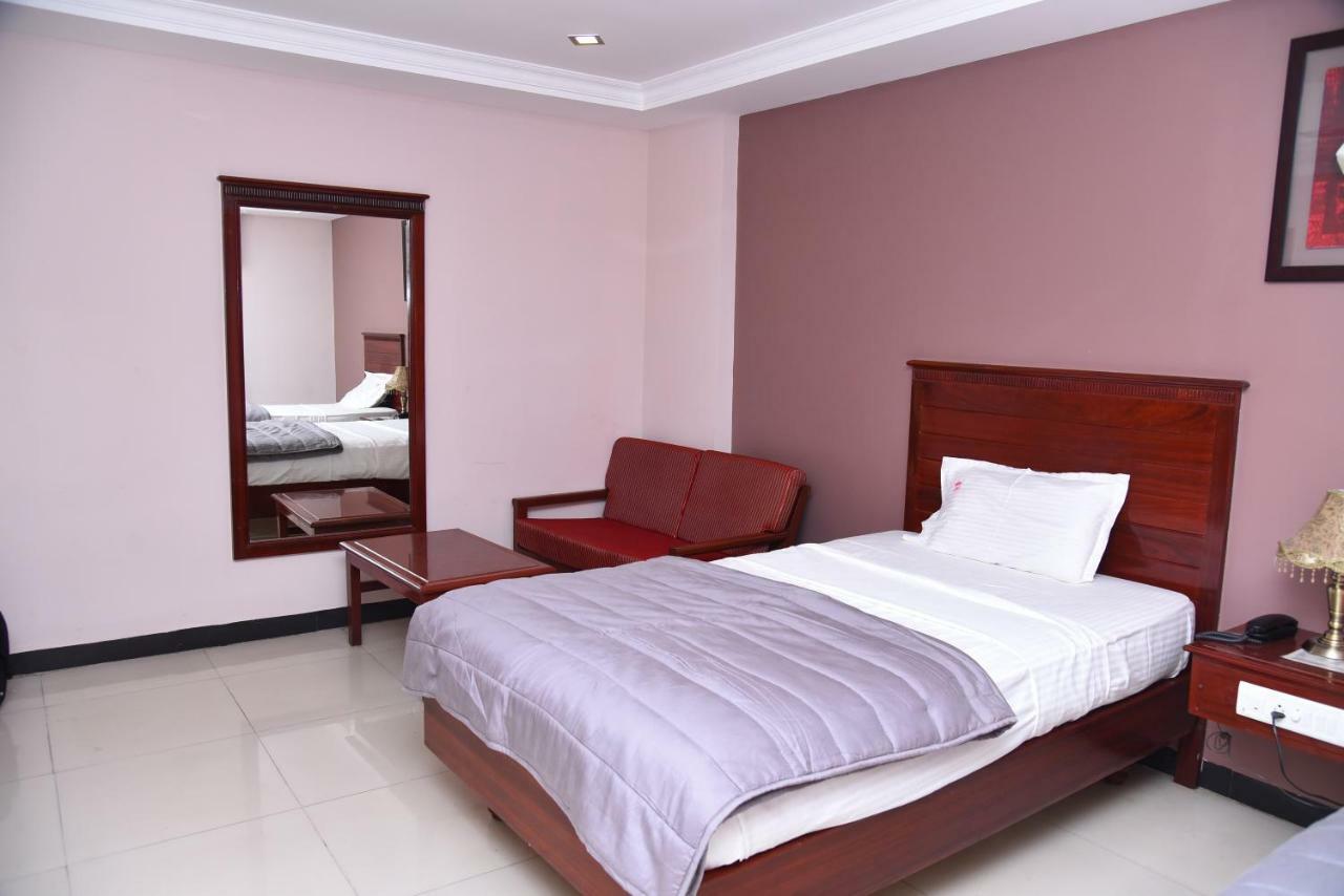 Hotel Subhalakshmi Palace Kāraikkudi Eksteriør bilde