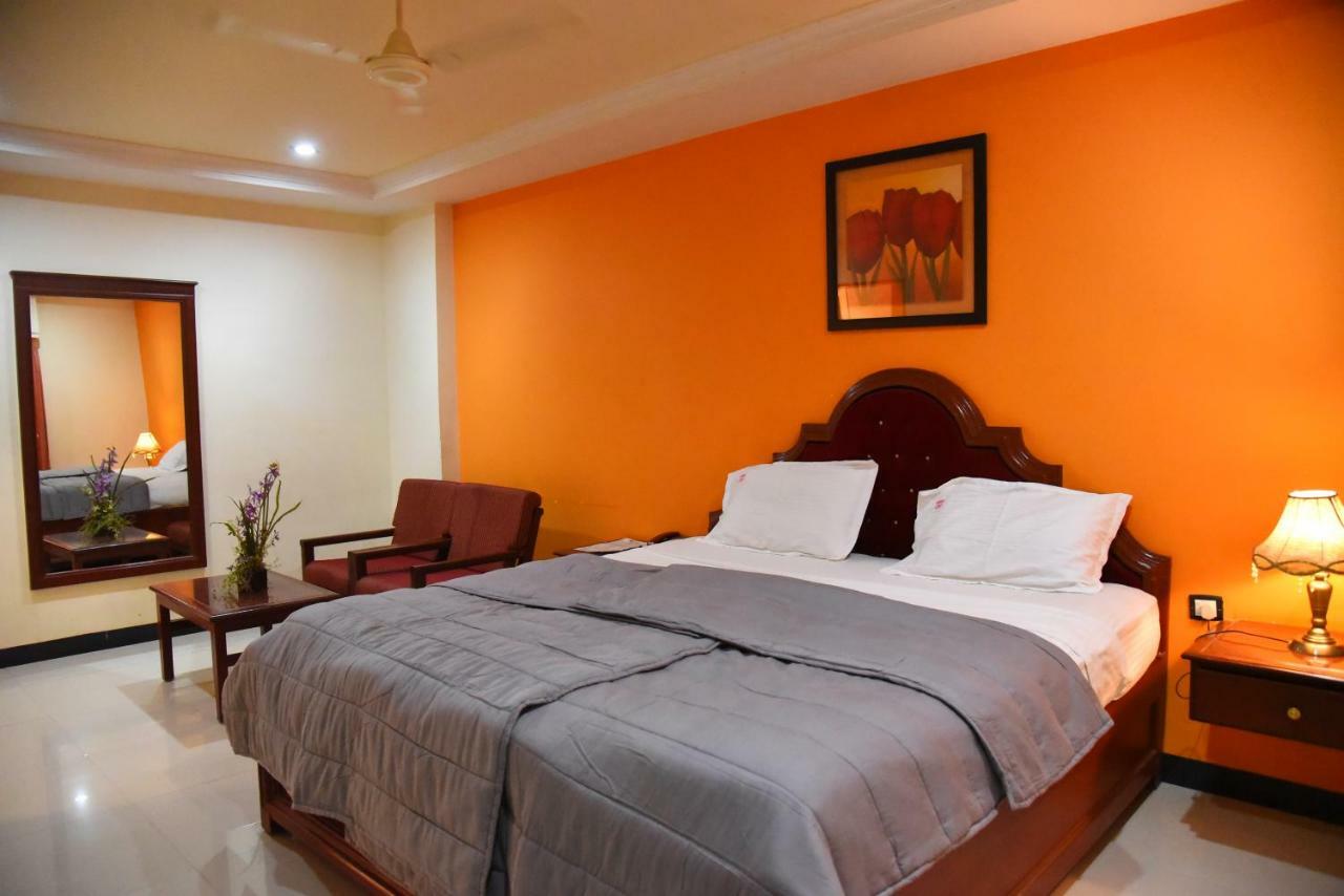 Hotel Subhalakshmi Palace Kāraikkudi Eksteriør bilde