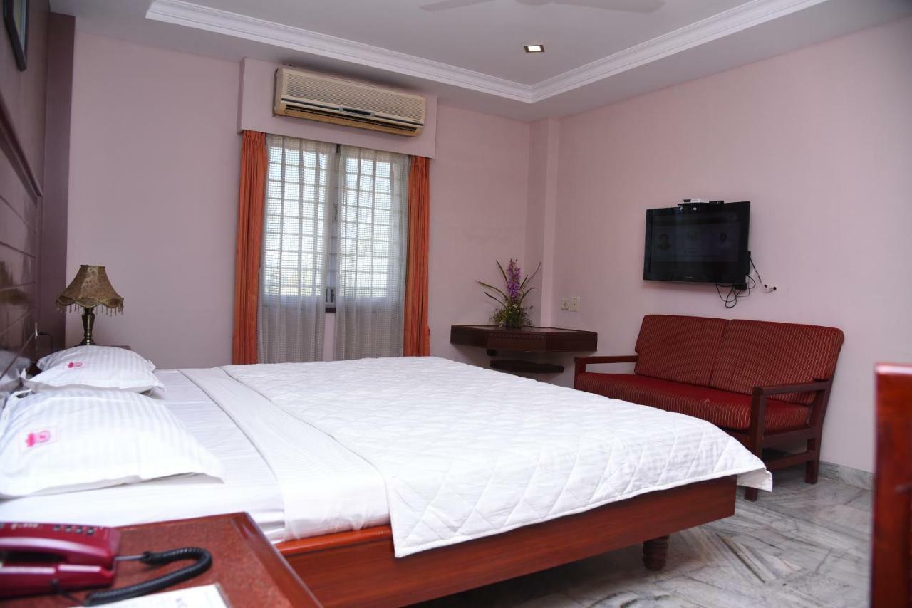 Hotel Subhalakshmi Palace Kāraikkudi Eksteriør bilde