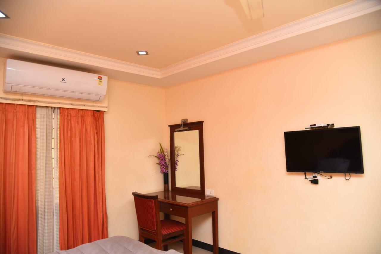 Hotel Subhalakshmi Palace Kāraikkudi Eksteriør bilde