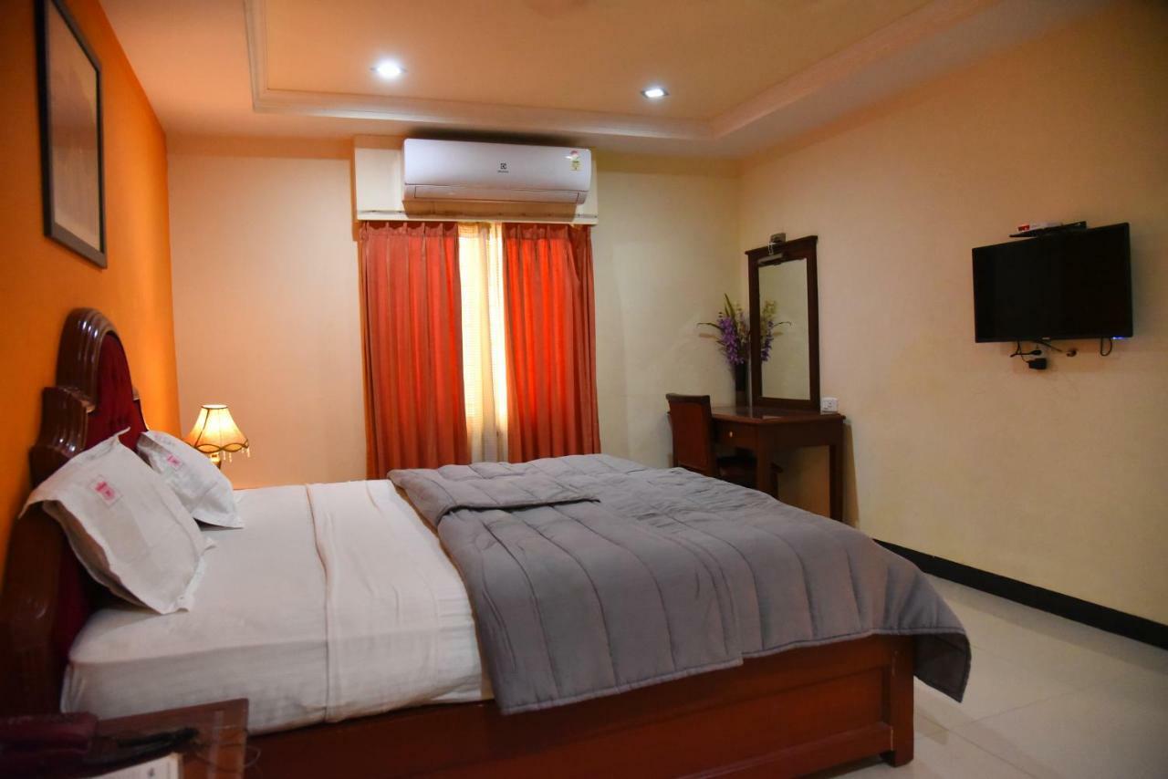 Hotel Subhalakshmi Palace Kāraikkudi Eksteriør bilde